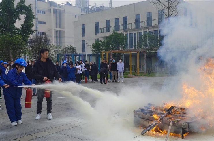 91国产
组织开展危险化学品泄漏着火综合应急演练